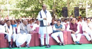 Former Lok Sabha Speaker Shivraj Patil Chakurkar was cremated with state honours.
