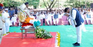 Former Lok Sabha Speaker Shivraj Patil Chakurkar was cremated with state honours.