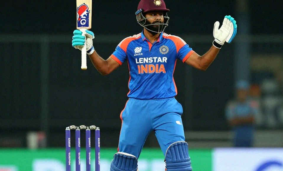 वेलिंगटन का छह-ओवर मैच: अभिषेक शर्मा का शतक, भारत की 3-0 बढ़त और वो 40 गेंदें जो कभी नहीं खेली गईं