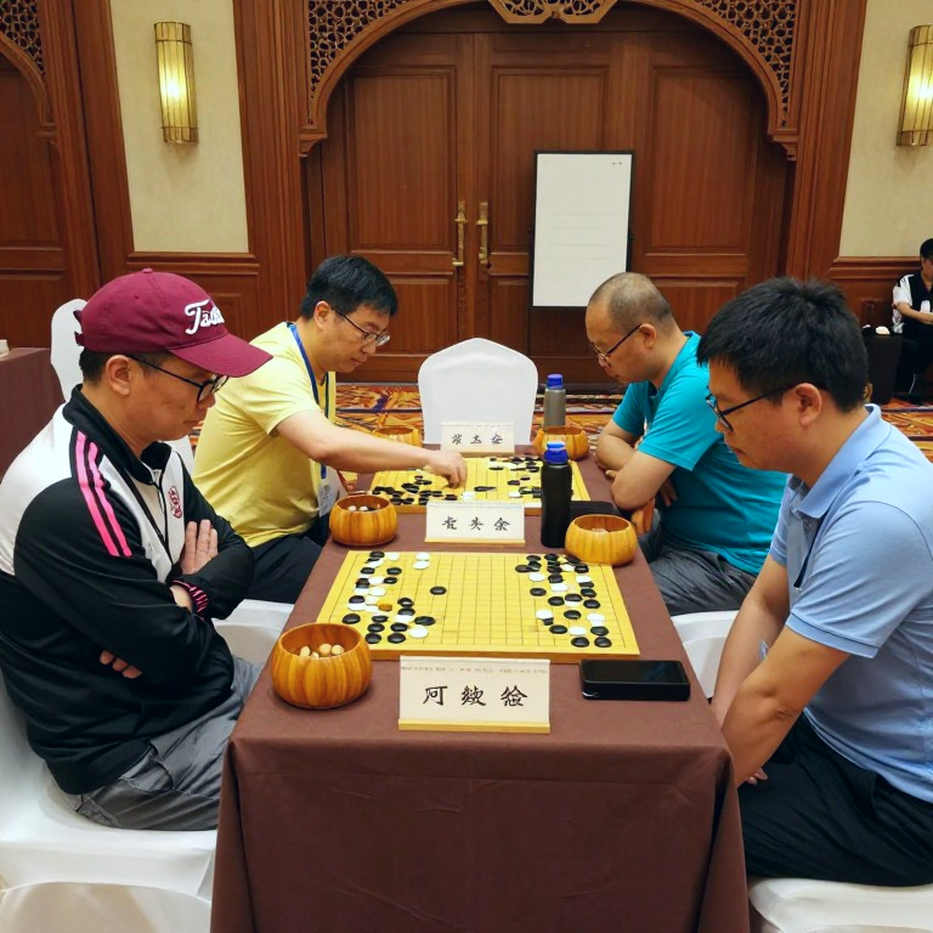 FIDE सर्वे: चार में तीन महिला शतरंज खिलाड़ियों ने भेदभाव या उत्पीड़न बताया, सैंपल साइज़ अब तक सार्वजनिक नहीं FIDE सर्वे: चार में तीन महिला शतरंज खिलाड़ियों ने भेदभाव या उत्पीड़न बताया, सैंपल साइज़ अब तक सार्वजनिक नहीं